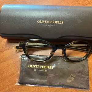 OLIVER PEOPLES Tortoise Shell Eyeglass Frames with case and glass cleaning cloth